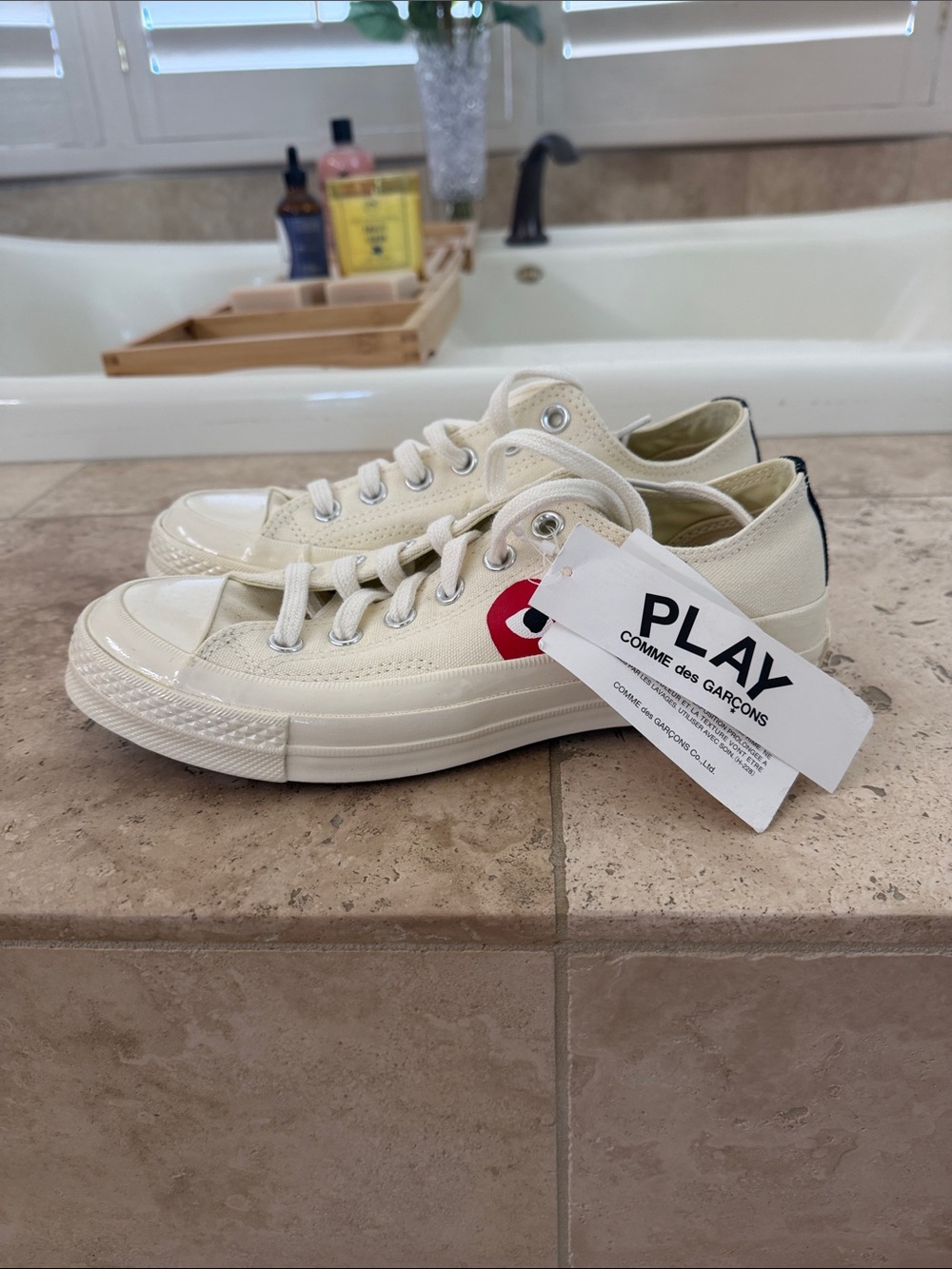 Comme des Garcons PLAY girls  Cream Canvas Low-Top Sneakers with Red Heart